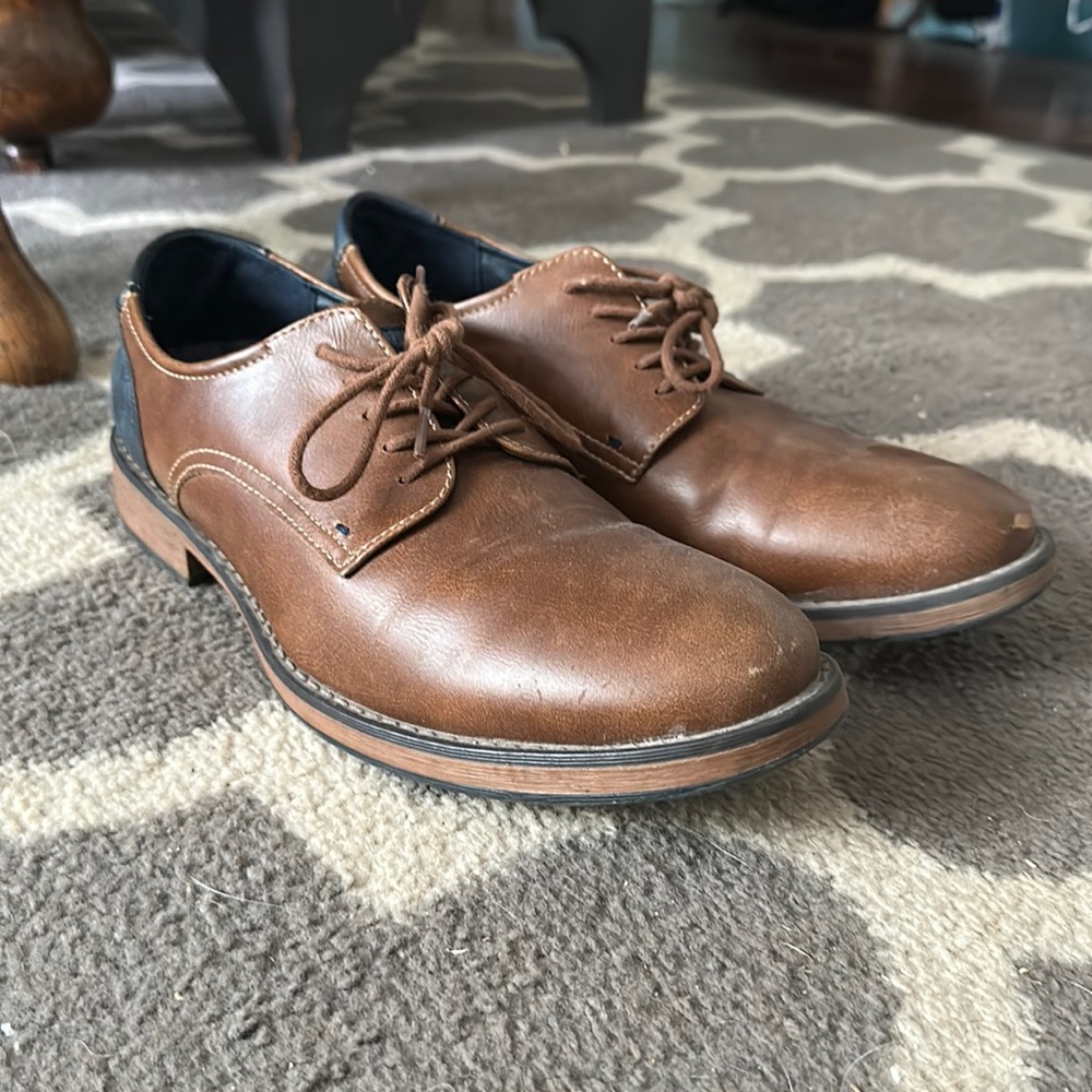 Men’s Izod Dress shoes. Size 8.5.